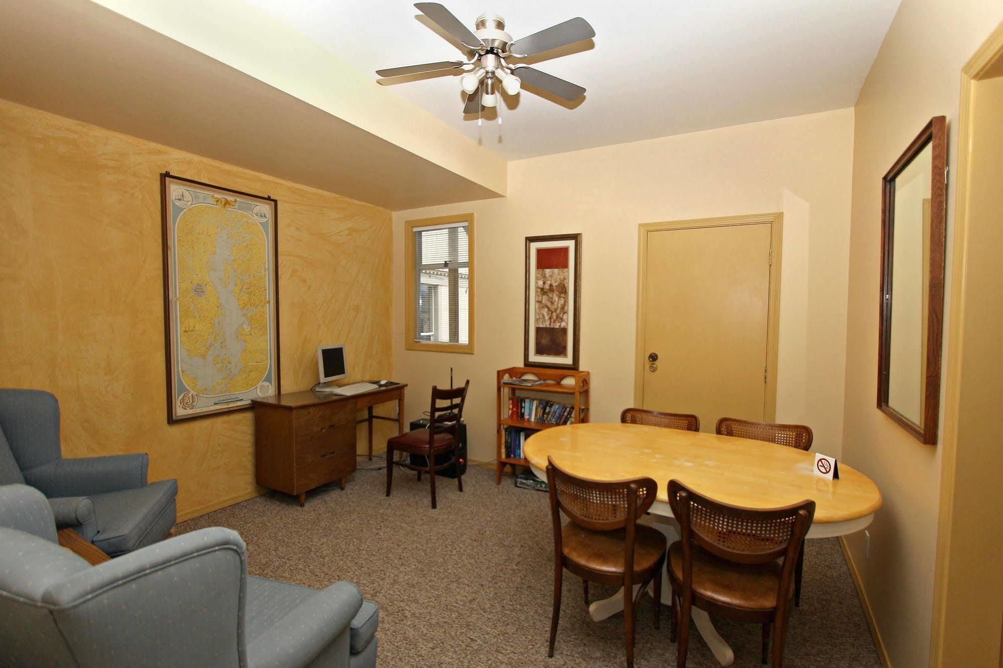 Royal Hotel Chilliwack Luaran gambar